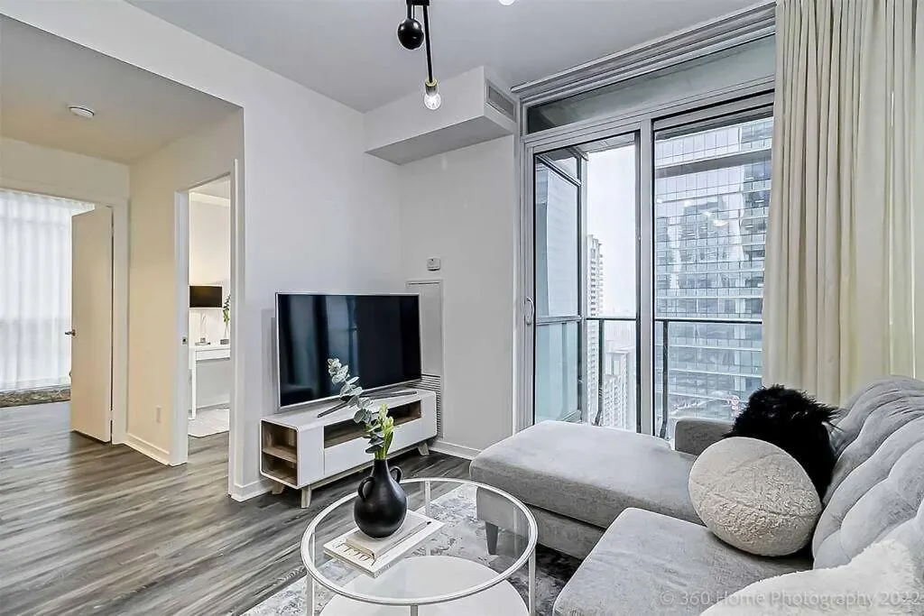 Stunning Condo - 1 Bdrm W/Breakfast contacts